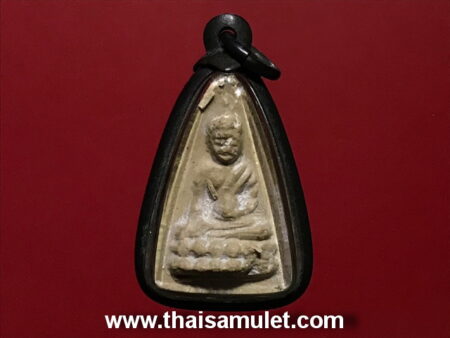 B.E.2494 Phra Phuttho Noi holy powder amulet in medium imprint (SOM18)