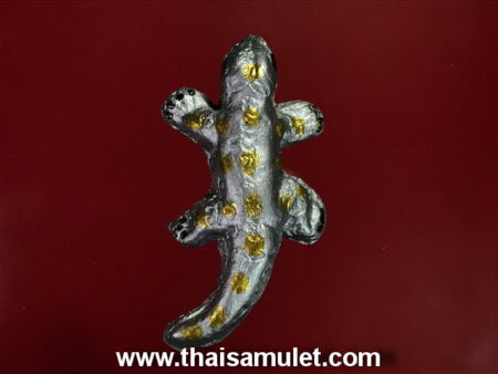 Wealth amulet B.E.2548 Tukkae or gecko holy powder amulet by LP Lum (GOD36)