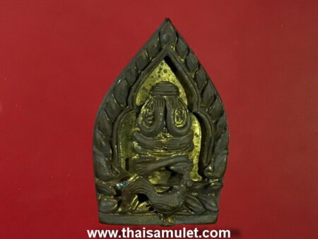 Wealth amulet B.E.2540 Phra Pidta sits on rooster brass amulet (PID28)