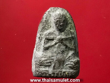 B.E.2511 LP Thongthaow holy powder amulet (MON126)