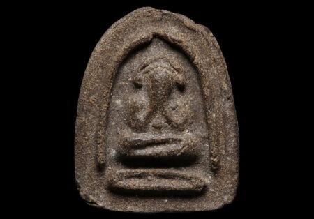 Wealth amulet B.E.2507 Phra Pidta Warunee holy powder amulet (PID47)