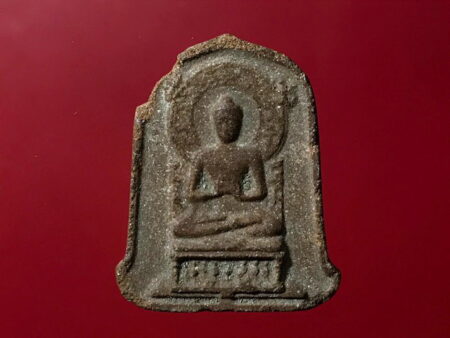 B.E.2520 Phra Dhammajak holy powder amulet in red color (MON142)