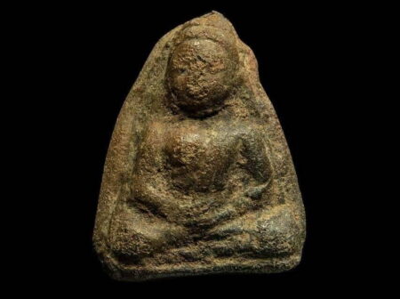 Rare amulet B.E.1800 Phra Ruang Nang Nah Nong baked clay amulet (SOM210)