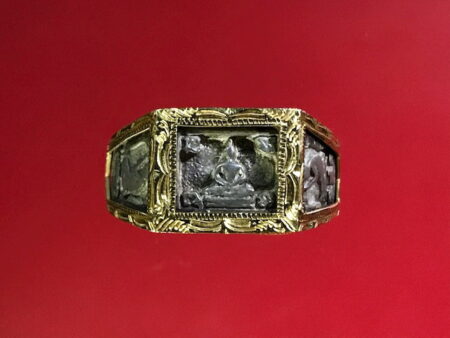 Wealth amulet B.E.2527 Phra Phut Prathan Pon silver ring with golden cover (TAK47)