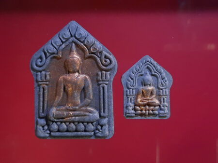 Phra Khun Paen Kaew Manee Chot holy powder amulet in black color (PKP47)