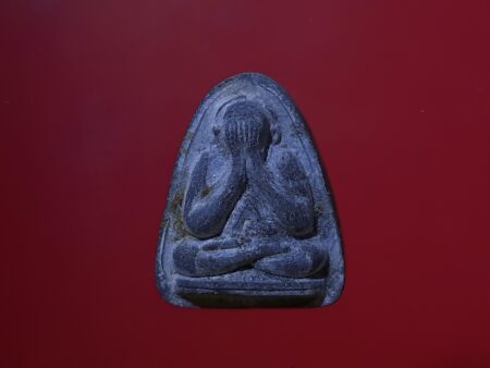 Rare amulet B.E.2513 Phra Pidta Bai Lan holy powder amulet (PID88)