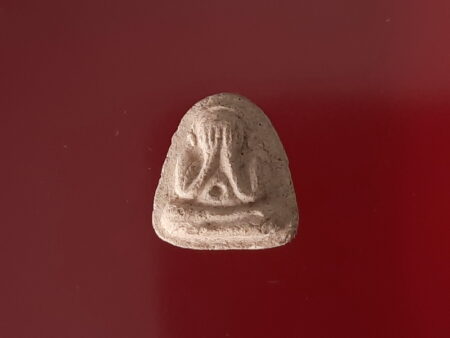 Rare amulet B.E.2519 Phra Pidta Jinda Manee holy powder amulet (PID90)