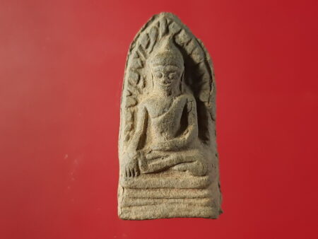 Rare amulet B.E.2497 Phra Rod holy soil amulet with Yant in beautiful condition (SOM376)