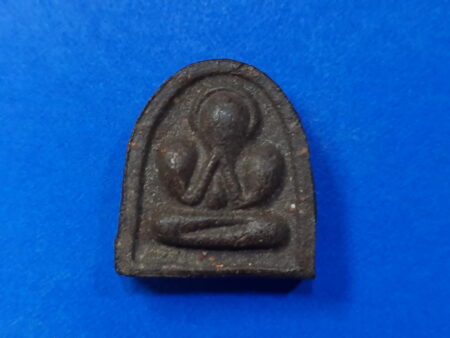 Wealth amulet B.E.2507 Phra Pidta Nak Kram holy powder amulet in medium imprint (PID132)