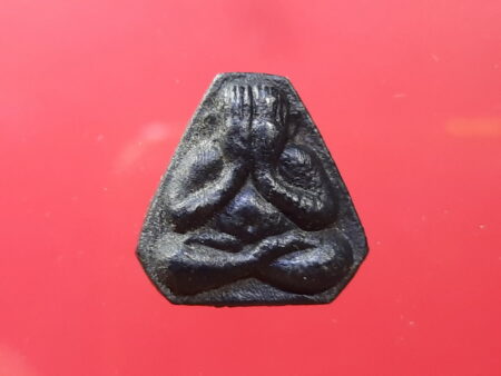 Wealth amulet B.E.2530 Phra Pidta holy powder amulet in beautiful condition – First batch (PID140)