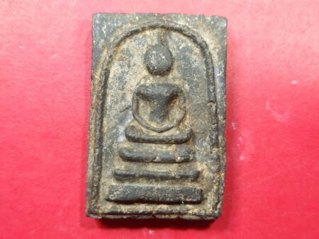 Wealth amulet B.E.2521 Phra Somdej Bai Lan holy powde amulet by LP Wong (SOM412)