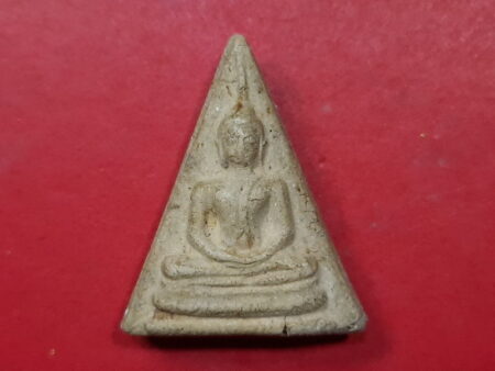 Wealth amulet B.E.2495 Phra Somdej powder in triangel imprint by LP Lamoon (SOM441)