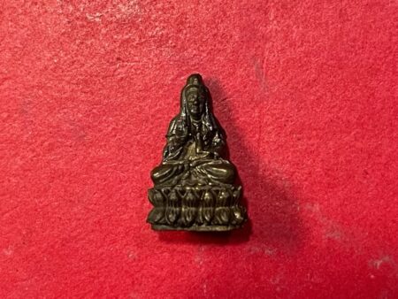 Wealth amulet B.E.2536 Guan Yin Prathan Pon Nawaloha amulet by LP Kasem (GOD239)