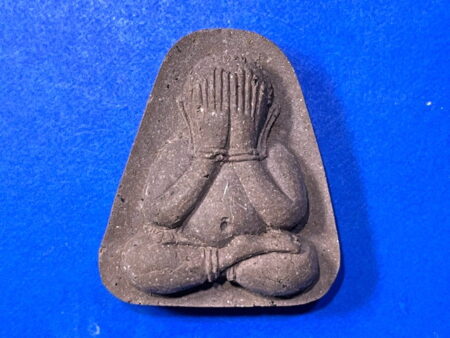 Wealth amulet B.E.2537 Phra Pidta Lek Namphee holy powder amulet by LP Thongdam (PID155)