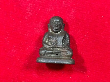 Protect amulet B.E.2535 LP Ngoen bronze amulet in bueatiful condition by Wat Bangklan (MON578)