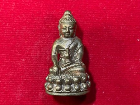 Wealth amulet B.E.2557 Phra Kring Maha Jakkaphat bronze amulet by LP Kai (PKR88)