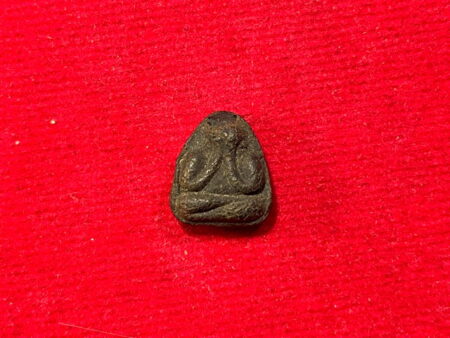Wealth amulet B.E.2510 Phra Pidta with Yant powder amulet in small imprint by LP Hiang (PID167)