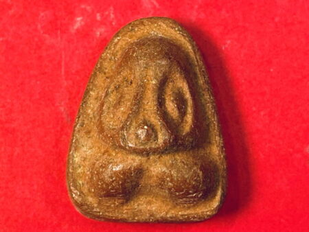 Rare Thai amulet B.E.2500 Phra Pidta holy powder amulet in red color by LP Muen – First batch (PID178)