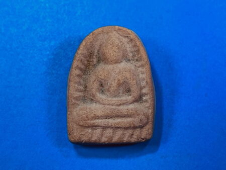 Rare amulet B.E.2505 Phra Soom Kor baked clay amulet with beautiful condition by LP Pee (SOM530)