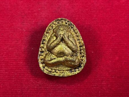 Wealth amulet B.E.2531 Phra Pidta Chinabanchorn holy powder amulet by LP Sri (PID183)