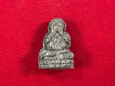 Wealth amulet B.E.2543 Phra Pidta Hong Thong Pon Yuea holy powder amulet by LP Metta (PID184)