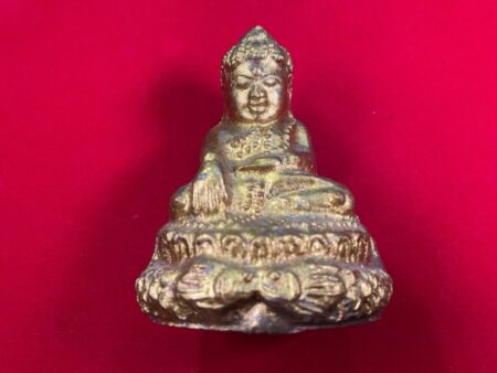 Rare amulet B.E.2540 Phra Upphakhut or Phra Bau Khem small statue by LP Uttama (MON665)
