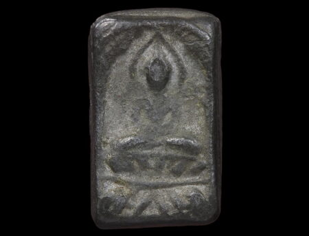 Rare amulet B.E.2460 Phra Somdej Praphamonthon tin amulet by LP Sook (SOM547)