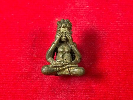 Charming amulet B.E.2545 Pidta Jao Ngow bronze amulet by LP Dum (PID192)