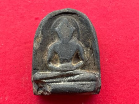 Rare amulet B.E.1800 Phra Kamphang Soom Kor Pim Yai in black color amulet without Kanok imprint (SOM571)