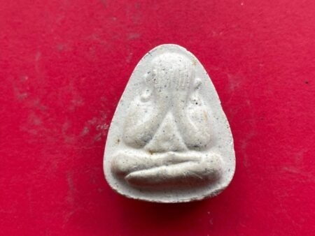 Wealth amulet B.E.2539 Phra Pidta Maha Lap holy powder amulet by LP Nian (PID204)