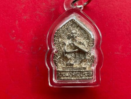Wealth amulet B.E.2537 LP Koon with Phra Somdej silver amulet with beautiful condition (MON784)