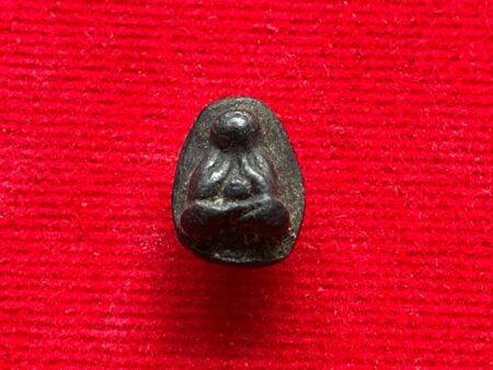 Wealth amulet B.E.2505 Phra Pidta Ta Kimjor holy powder amulet in small imprint by LP Thab (PID213)