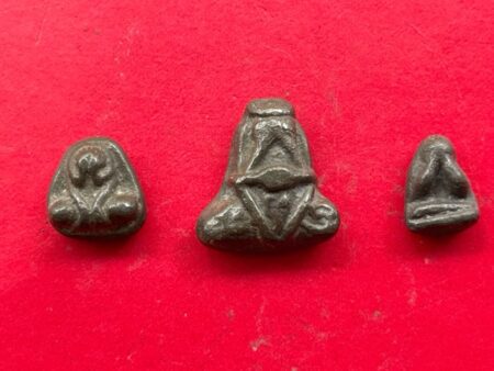 Protect amulet B.E.2520 set of Phra Pidta tin amulets with beautiful condition by Wat Nang (PID219)