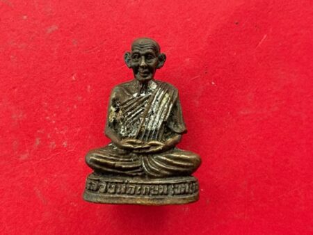 Wealth amulet B.E.2527 LP Kasem Nawaloha amulet in big imprint with beautiful condition (MON828)