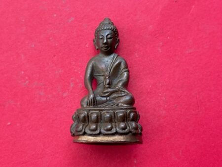 Wealth amulet B.E.2539 Phra Kring Thammamunee Nawaloha amulet by LP Pae (PKR140)