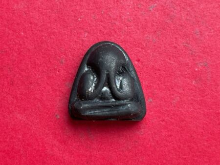 Wealth amulet B.E.2519 Phra Pidta copper amulet in small imprint by Wat Khruewan (PID222)