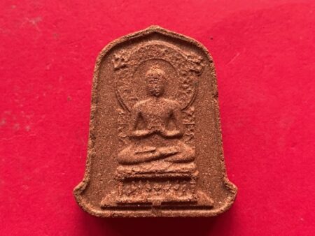 Wealth amulet B.E.2520 Phra Dhammajak holy powder amulet in red color with beautiful condition by LP Juan (SOM659)