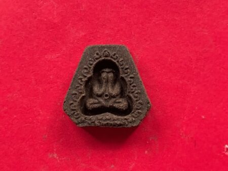 Wealth amulet B.E.2506 Phra Pidta Soom Thaowan holy powder amulet by LP Hiang (PID229)