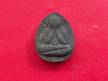 Wealth amulet B.E.2535 Phra Pidta Maha Lap Bai Lan holy powder amulet with Yant Tri Nisinghae (PID232)