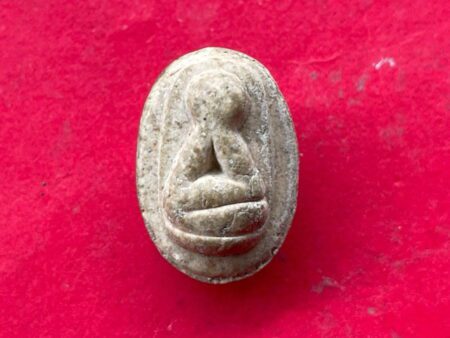 Wealth amulet B.E.2537 Phra Pidta Med Bau holy powder amulet by LP Yid (PID230)