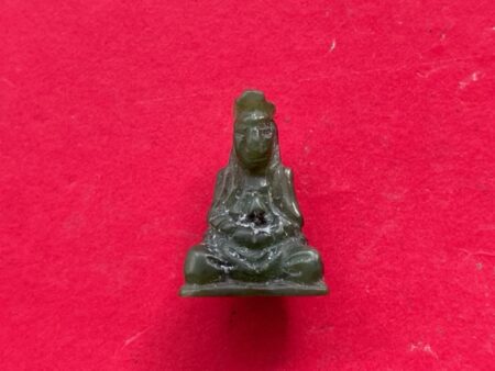 Wealth Thai amulet B.E.2536 Guan Yin jade amulet in sitting imprint with beautiful condition by LP Wiriyang (GOD362)