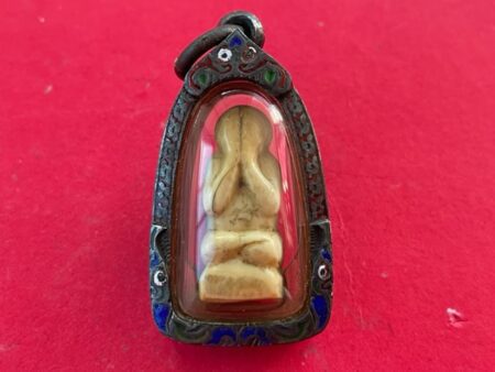 Rare amulet B.E.2470 Phra Pidta Nga Kae or ivory Phra Pidta amulet by LP Boon (PID245)