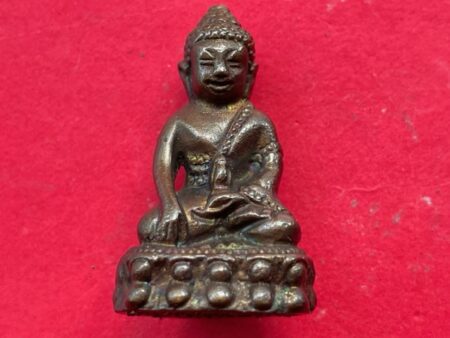 Wealth amulet B.E.2526 Phra Kring Hok Rob Nawaloha amulet by LP Kasem – only 500 pieces (PKR156)