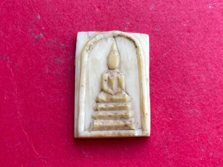Wealth amulet B.E.2510 Phra Somdej Nga Chang or ivory Phra Somdej amulet in small imprint by LP Mui (SOM703)