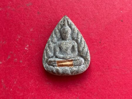 Wealth amulet B.E.2544 Phra Keeb Bau holy powder amulet with copper Takrut by Wat Khao Oor (SOM702)