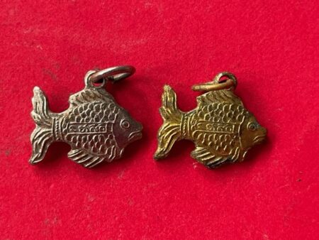 Wealth amulet B.E.2499 Pla Taphain Ngoen Pla Taphain Thong or magical fish amulet in small imprint by LP Jong (GOD381)