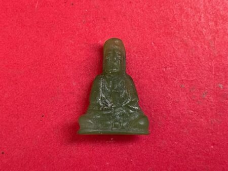 Wealth Thai amulet B.E.2536 Guan Yin jade amulet in sitting imprint with beautiful condition by LP Wiriyang (GOD385)