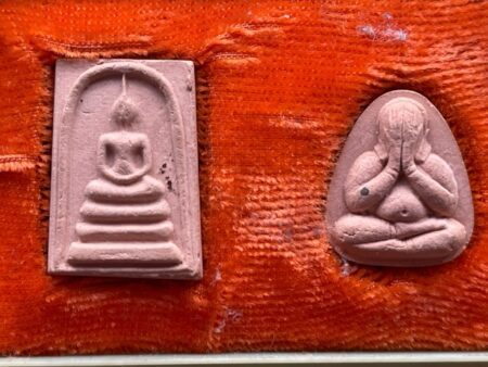 Wealth amulet B.E.2527 set of Phra Somdej Khanan and Phra Pidta holy powder amulet by LP Kasem (SOM753)