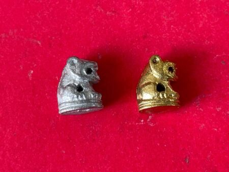 Protect amulet B.E.2558 set of 2 tiger amulets with beautiful condition by LP Somchai (GOD403)