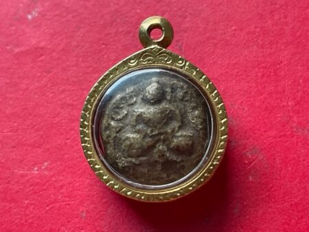 Rare amulet B.E.2465 Phra Somdej Junloy holy powder amulet with golden casing (SOM761)